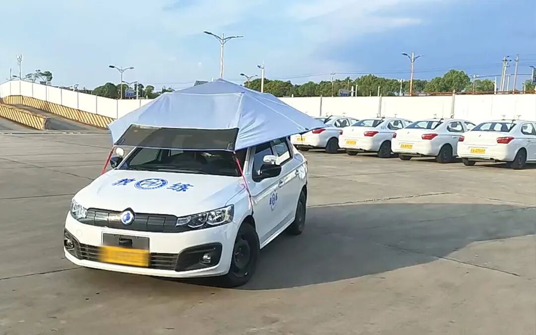 The complex environment inside a vehicle and its high reliability requirements make it difficult for existing consumer tablets to meet the needs. The complex environment inside a vehicle and its high reliability requirements make it difficult for existing consumer tablets to meet the needs.