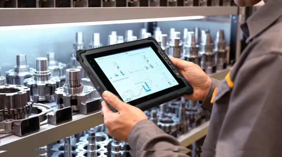 Warehouse staff can authenticate their identity using the M82A’s NFC function