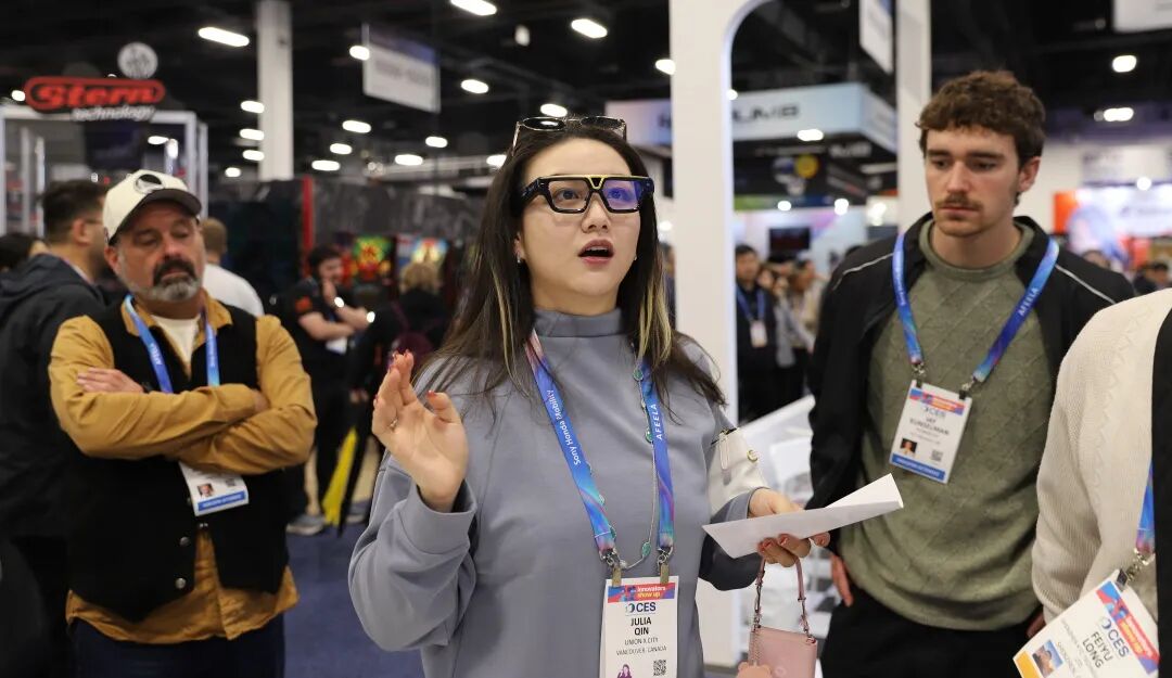 Attendees experiencing EmdoorVR's new AI glasses, complementing the full matrix of rugged tablet news and innovations at the show